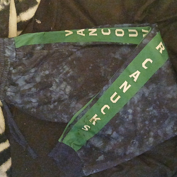 Vancouver Canucks tie dye joggers brand NHL SIZE L COLORS GREEN AND BLUE TIE DYE - Picture 12 of 12